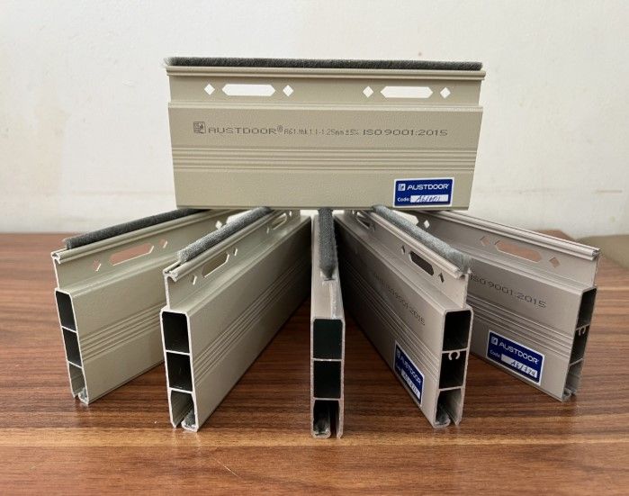 nan nhôm cửa cuốn