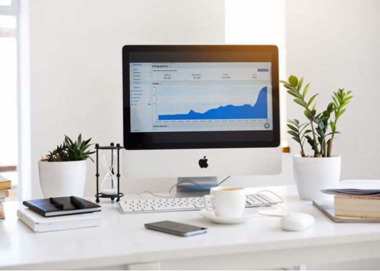 Mẹo trang trí bàn làm việc văn phòng đẹp gọn gàng 3 tam quan trong ban lam viec