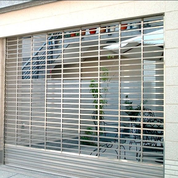 cua cuon trong suot cs02