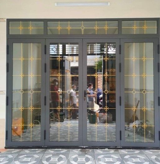 cua nhom nan trang tri