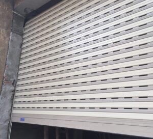 cua cuon khe thoang cs07