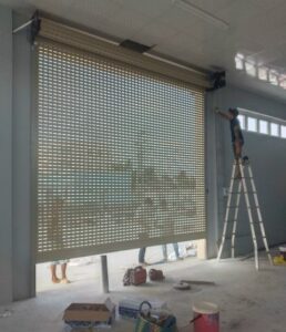 cua cuon khe thoang cs09