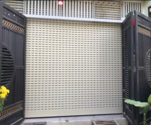 cua cuon khe thoang cs12